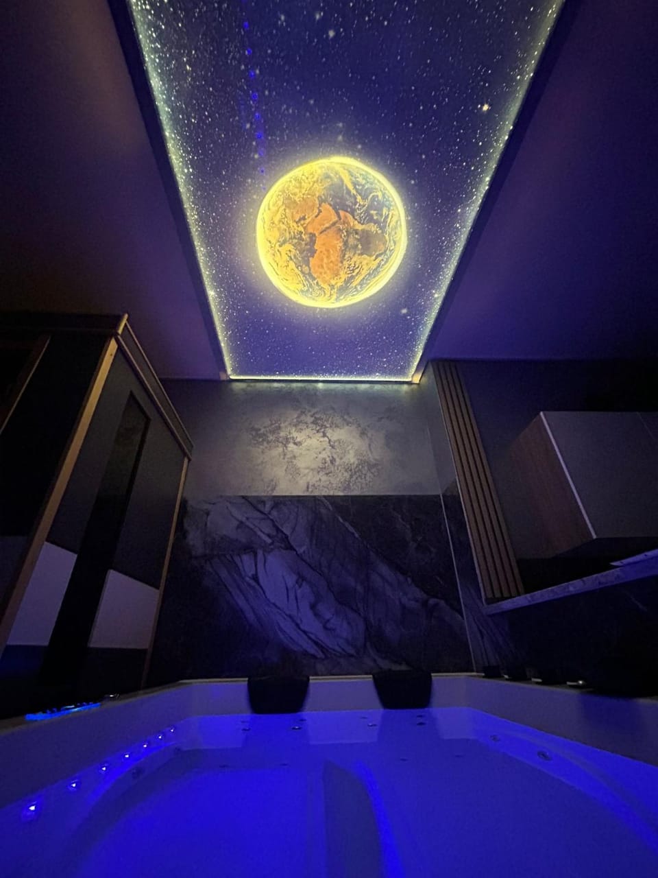 Wellness Suite Essen mit Whirlpool & Sauna Apartment in Essen