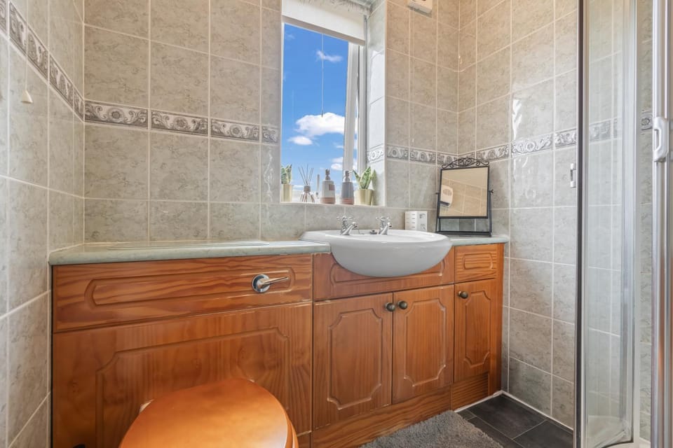 Welcome to Your Comfy Stay in Upper Stoke,Coventry House in Coventry
