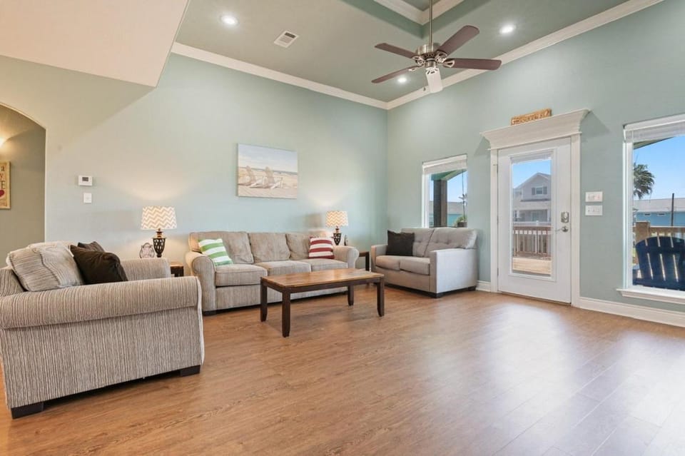 Pelican Post home House in Bolivar Peninsula