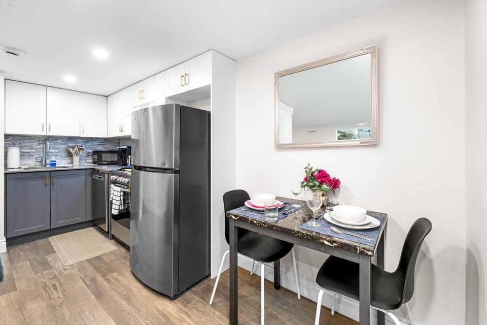 Kitchen or kitchenette, Dining area, dishwasher, oven, stove