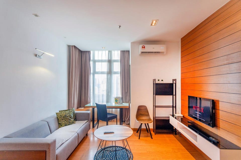 TV and multimedia, Living room, Seating area, air conditioner