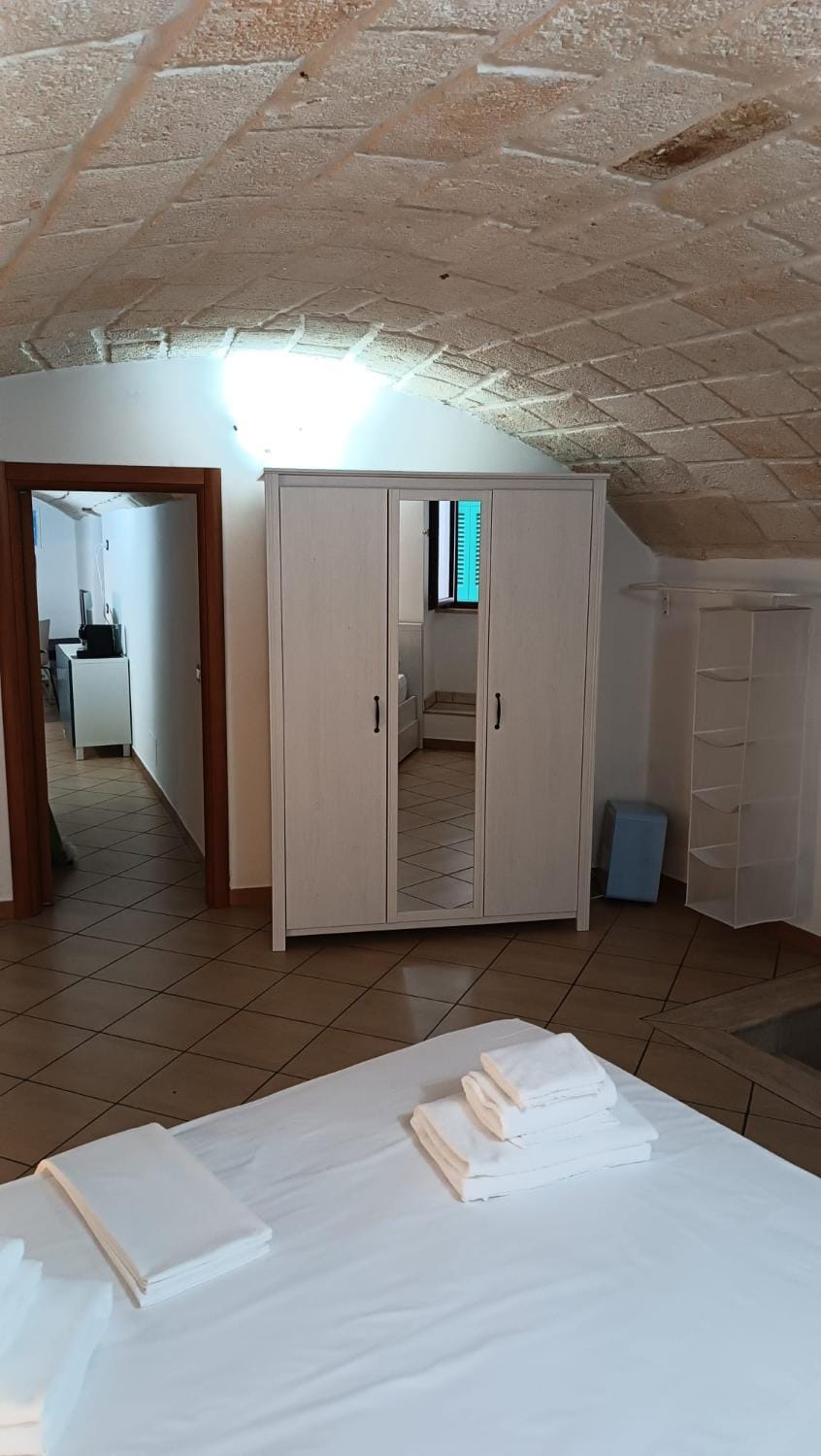 Bed, Photo of the whole room, Bedroom, wardrobe