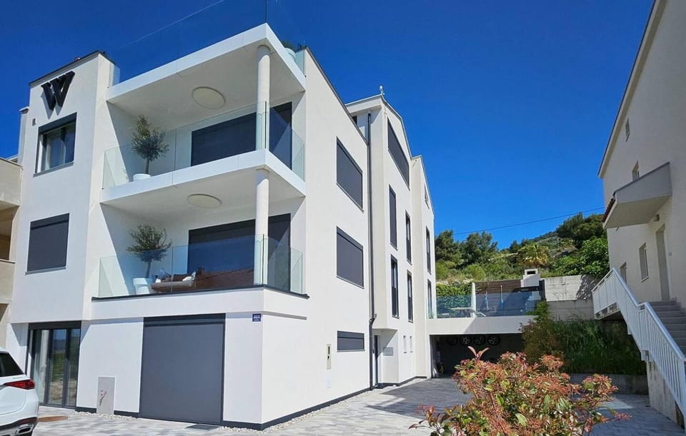 Property building, Day