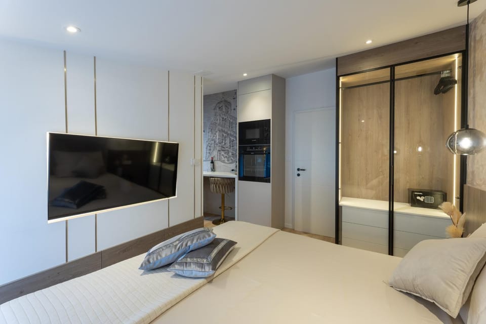 Bed, Bedroom, wardrobe