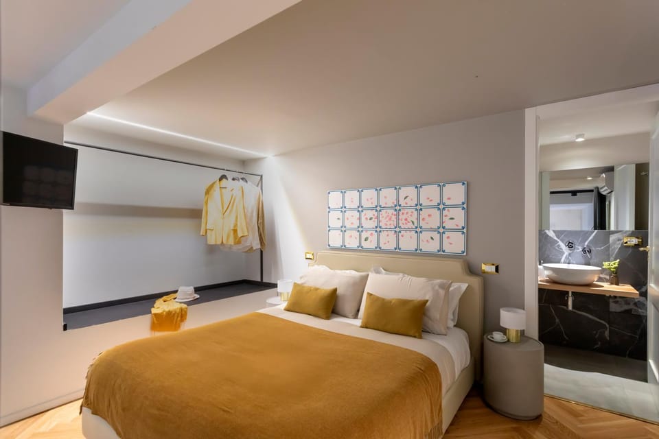 Bed, Photo of the whole room