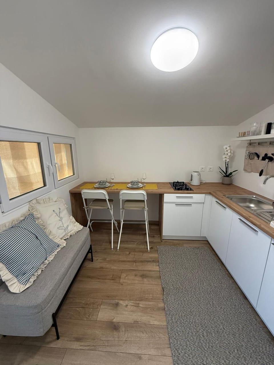 Kitchen or kitchenette, Living room, Dining area