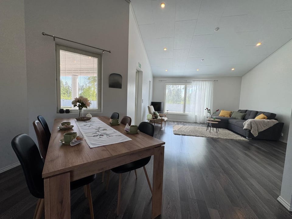 Living room, Seating area, Dining area