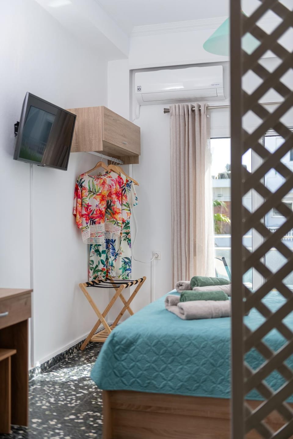 Bed, TV and multimedia