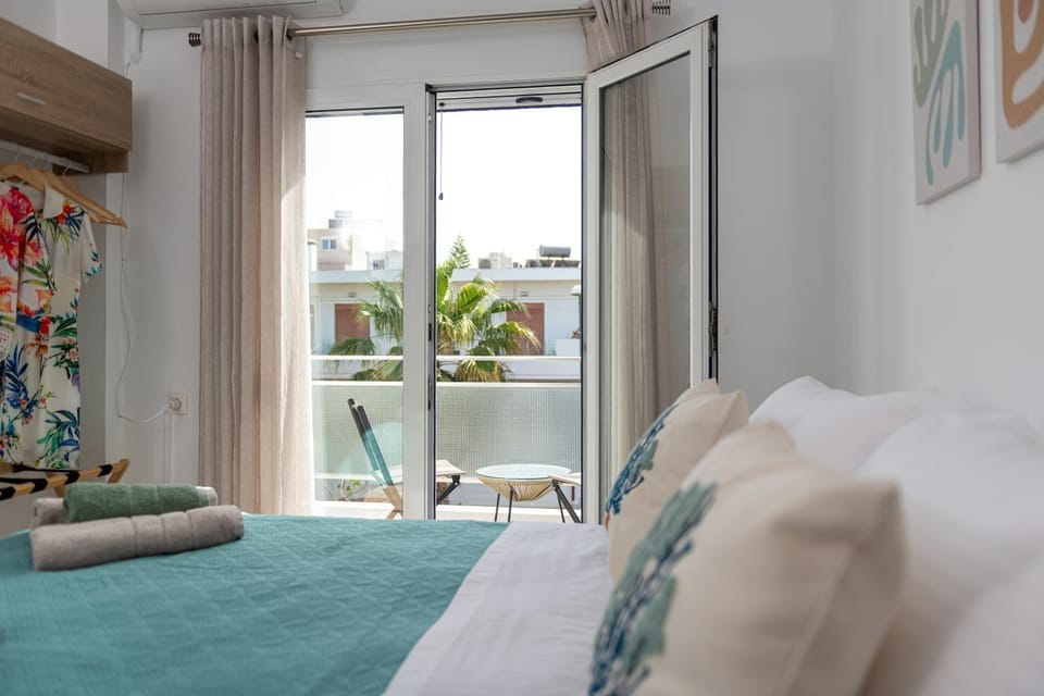 Bed, View (from property/room), Balcony/Terrace, Bedroom