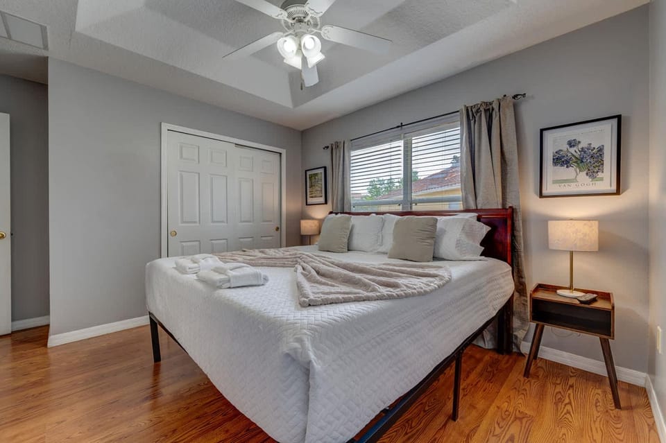 Comfy Townhome Minutes from Disney House in Windsor Hills