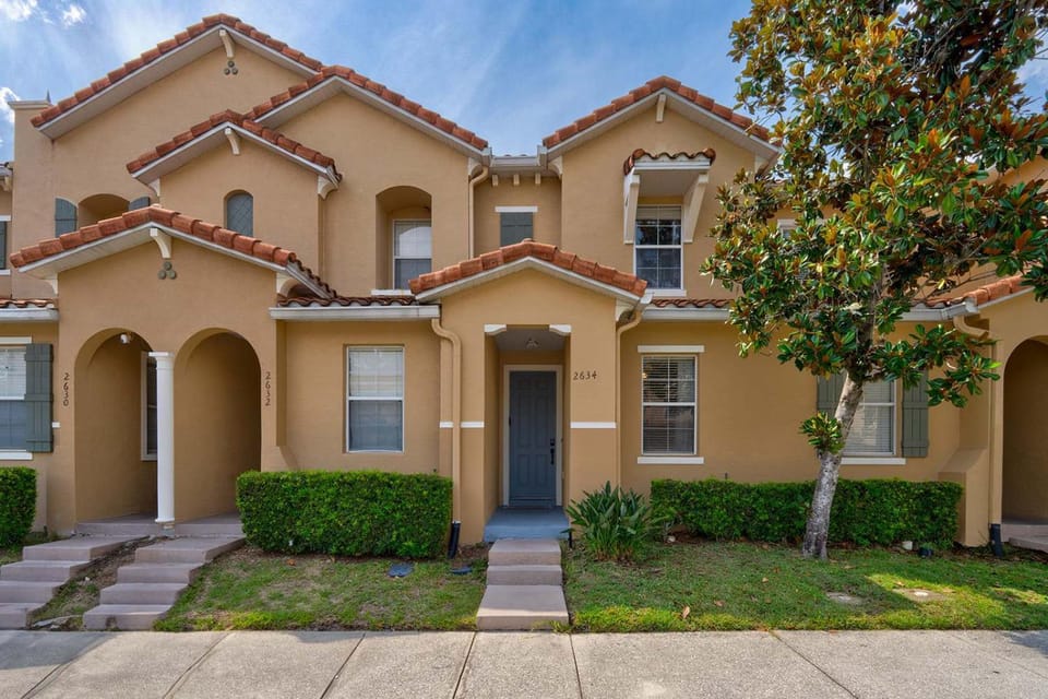 Comfy Townhome Minutes from Disney House in Windsor Hills