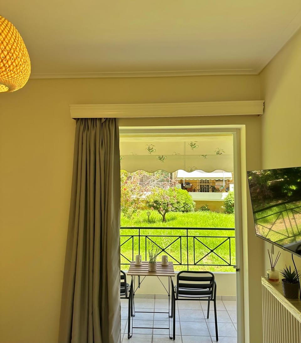 Patio, Garden, View (from property/room), Balcony/Terrace, Seating area, Garden view