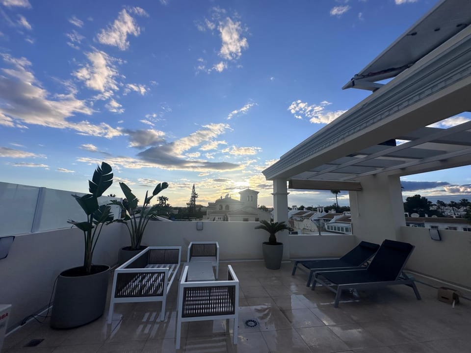 View (from property/room), Balcony/Terrace