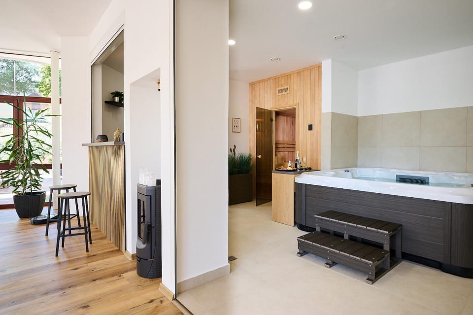 Hot Tub, Spa and wellness centre/facilities