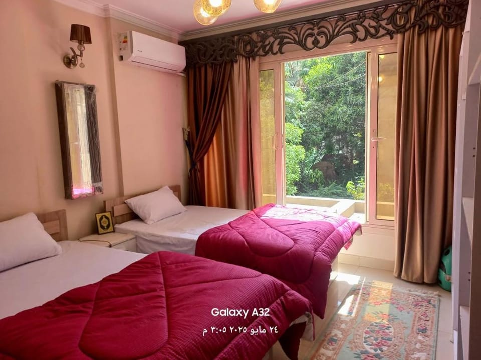 Bed, Bedroom, children, internet, air conditioner