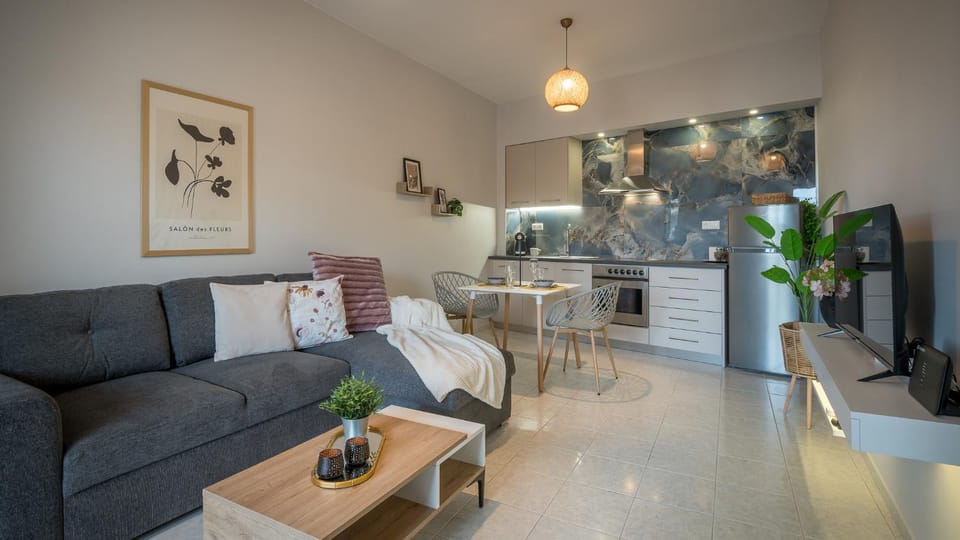 Leas little House Apartment in Peloponnese, Western Greece and the Ionian