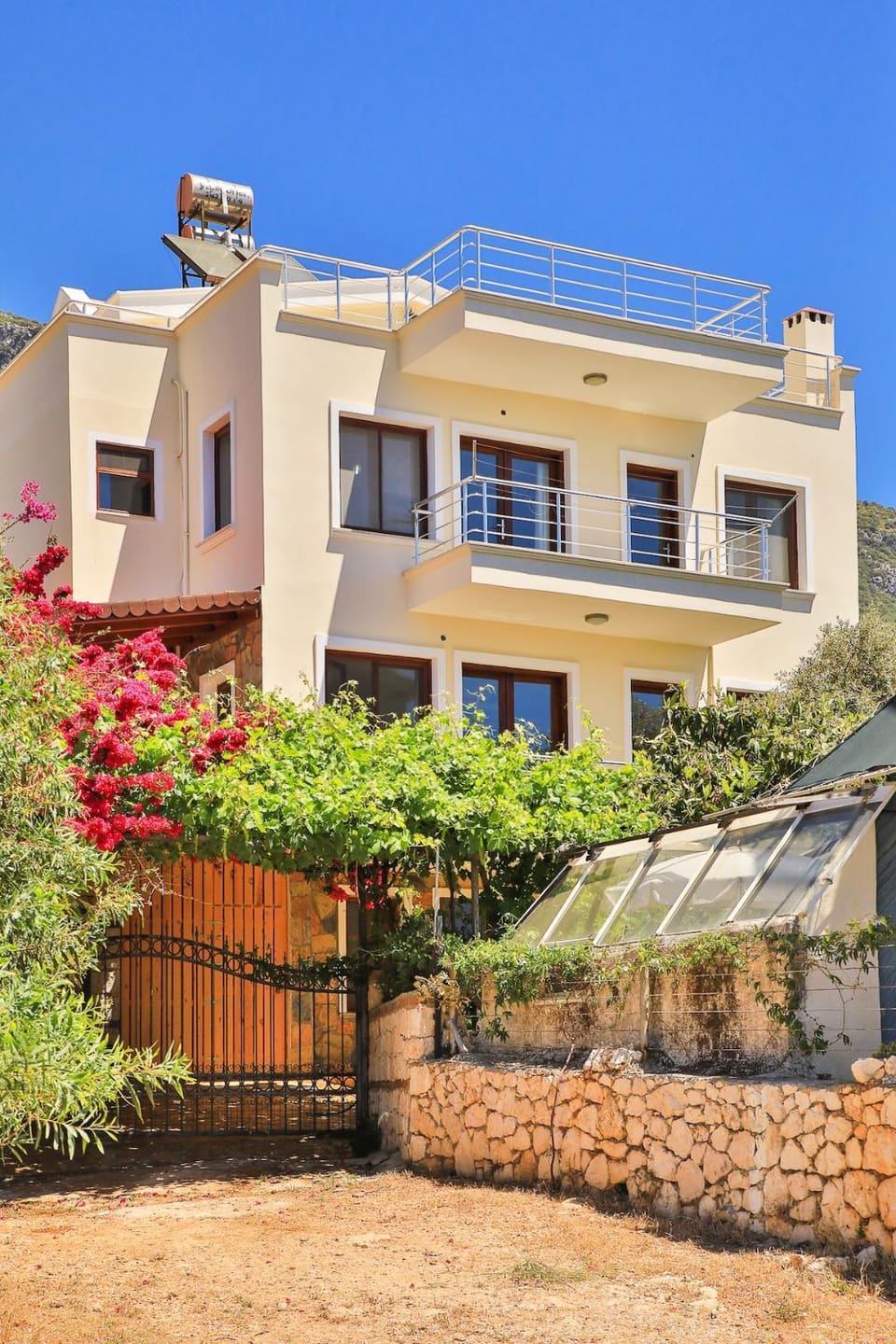Villa Sari - Luxury stay private pool & jacuzzi Villa in Antalya Province