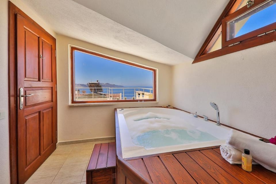 Villa Sari - Luxury stay private pool & jacuzzi Villa in Antalya Province