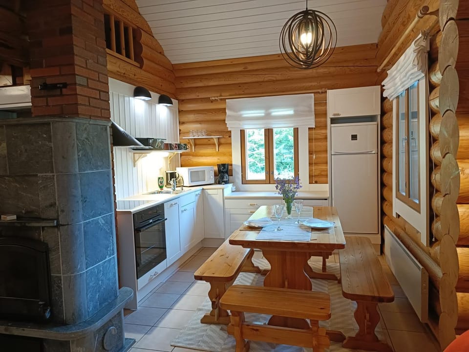Kitchen or kitchenette, Dining area, dishwasher, oven, stove