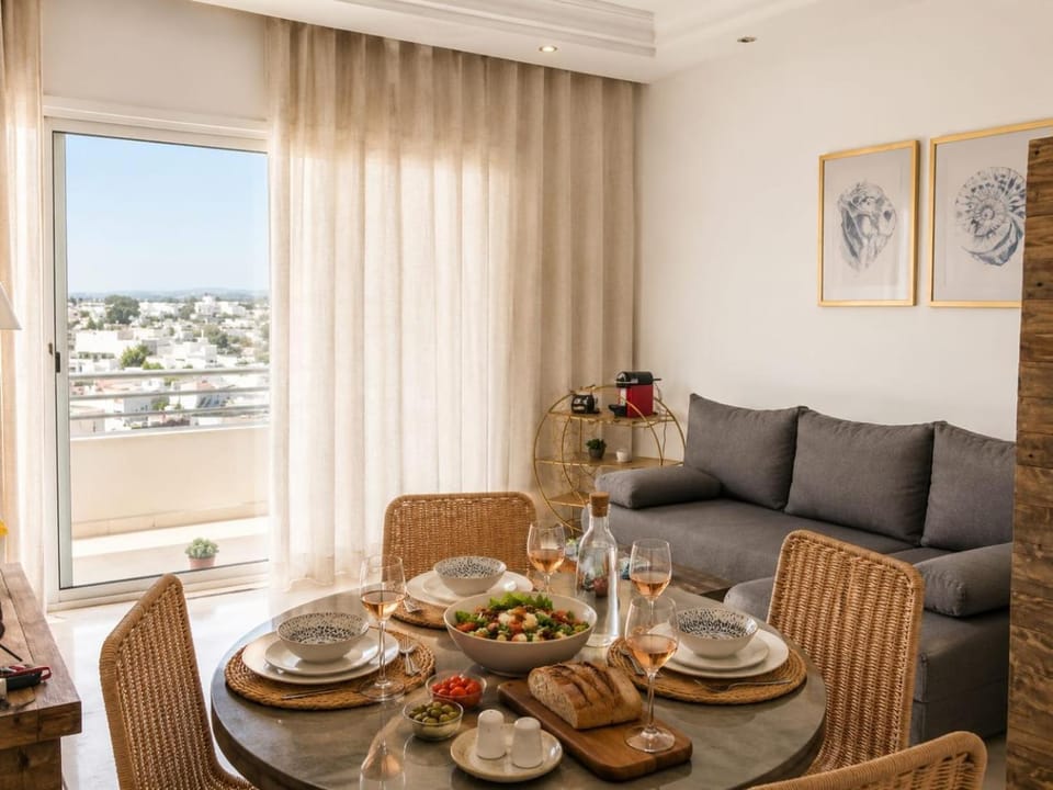Living room, Dining area