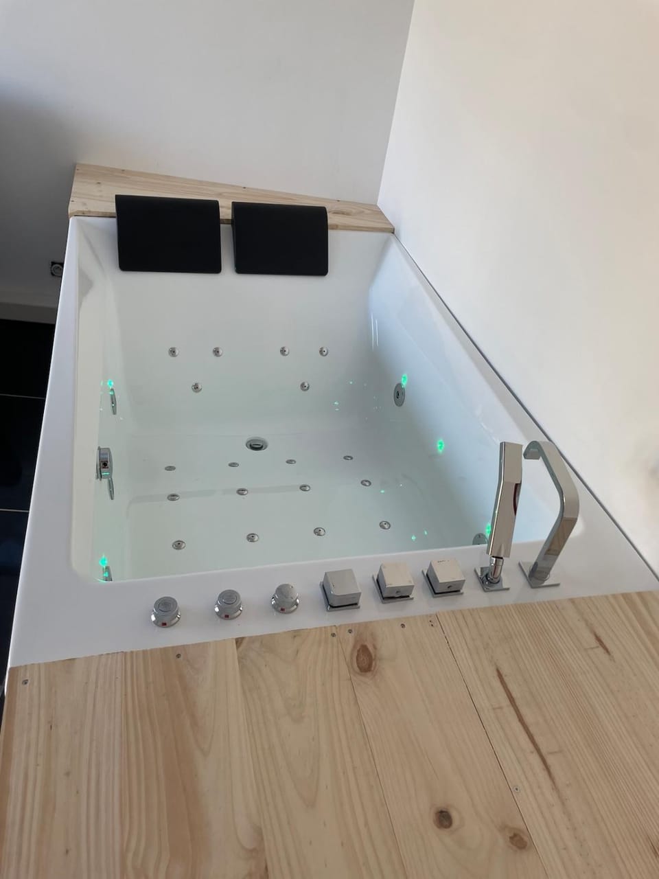 House Saint Laurent Nouan balneo and pool House in Centre-Val de Loire