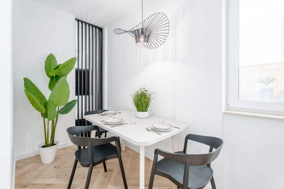 Living room, Seating area, Dining area, fireplace, air conditioner