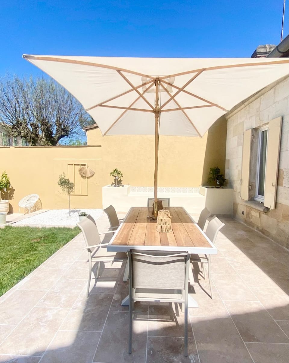 Patio, Spring, Day, Garden, View (from property/room), Dining area, Garden view, sunbed