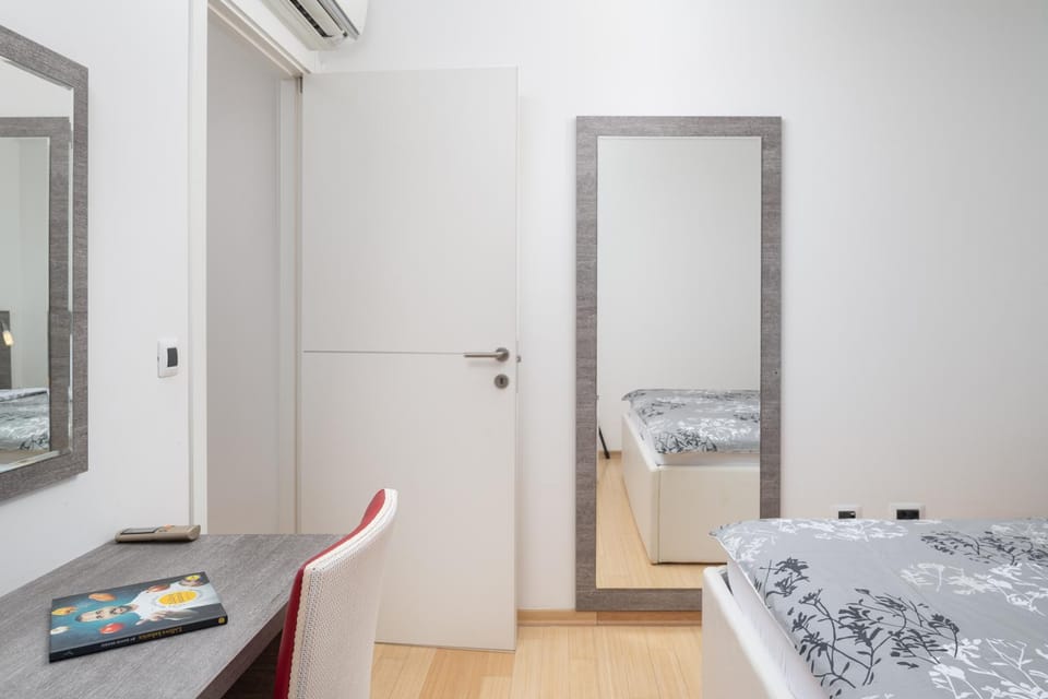 Bedroom, wardrobe