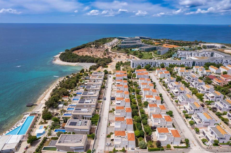 Day, Neighbourhood, Bird's eye view, Sea view