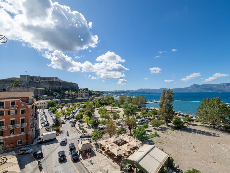 Nearby landmark, Day, Neighbourhood, City view, Sea view, Street view, Location