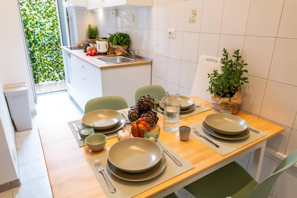 Music & Art Holiday House Apartment in Ostia
