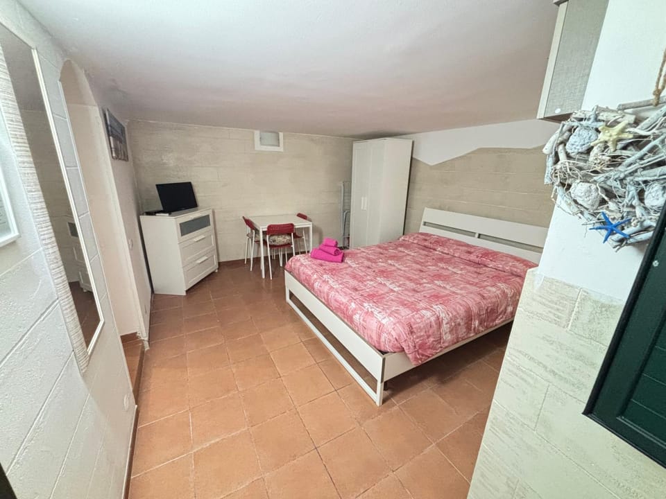TV and multimedia, Bedroom, wardrobe
