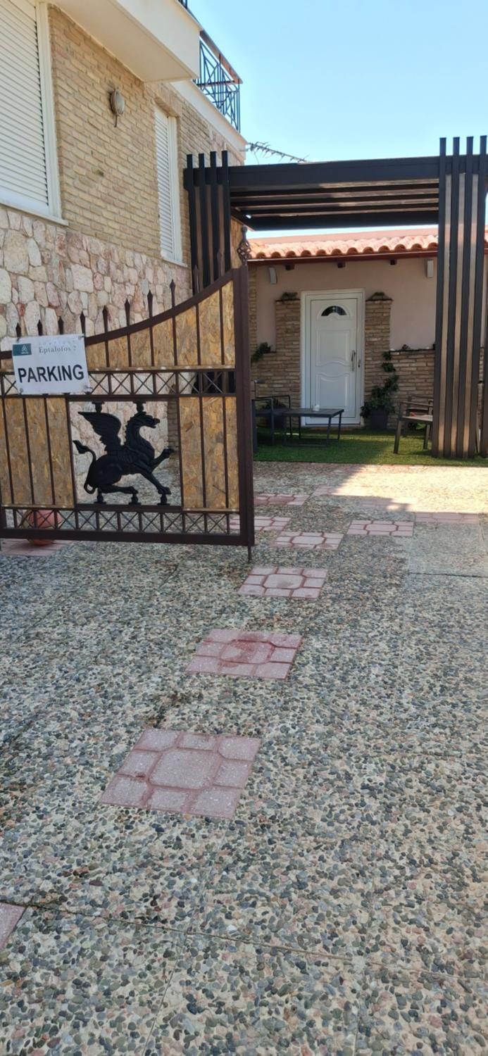 Boutique Eptalofos 2 15min from airport and sea Apartment in Decentralized Administration of Attica