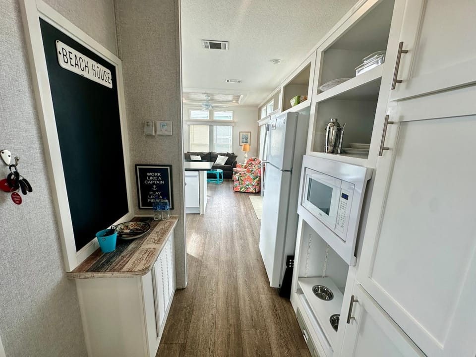 Flip Flop Inn amazing 1 bedroom 1 bath beach bungalow House in Hutchinson Island