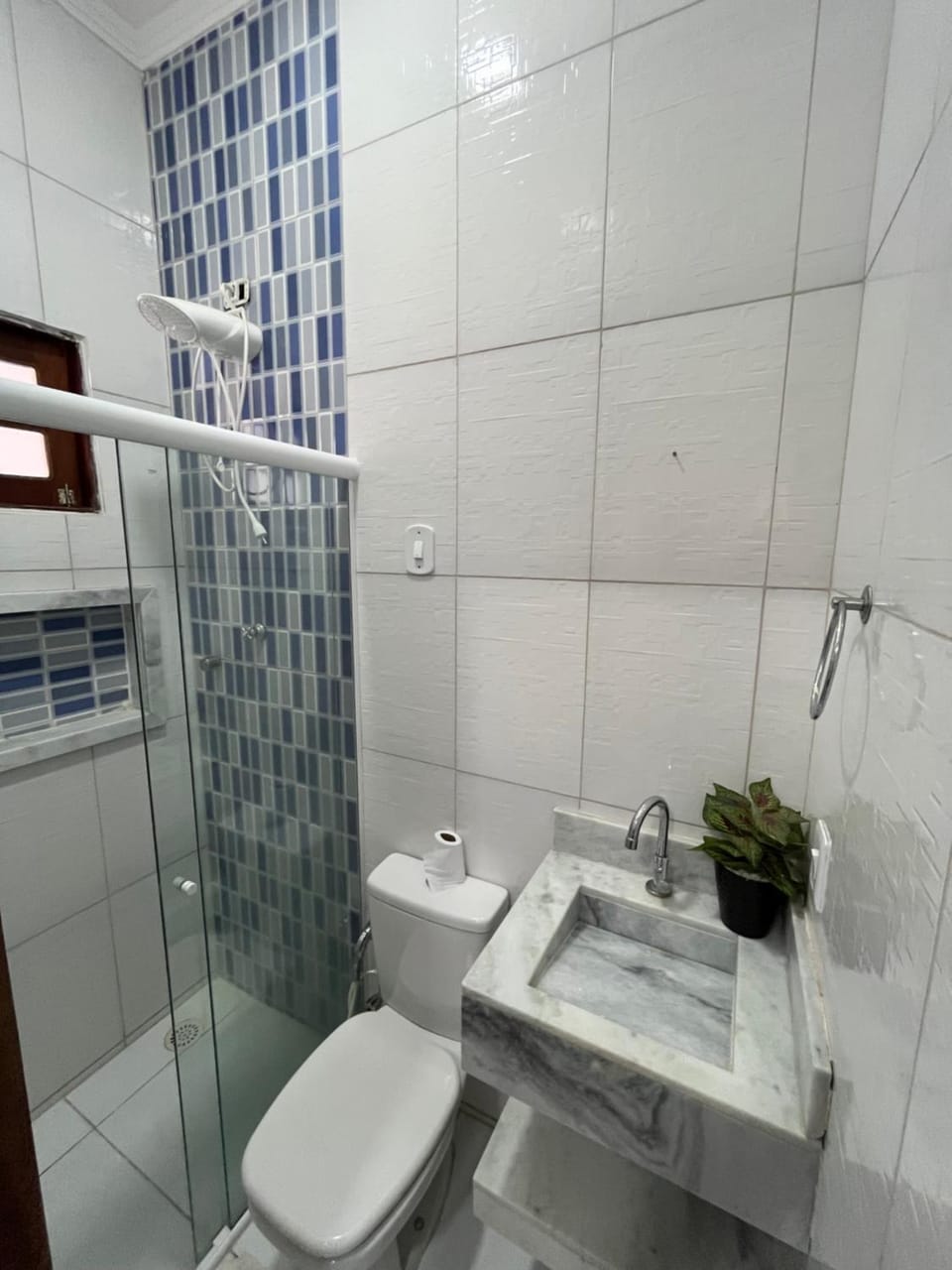 Shower, Bathroom, towels