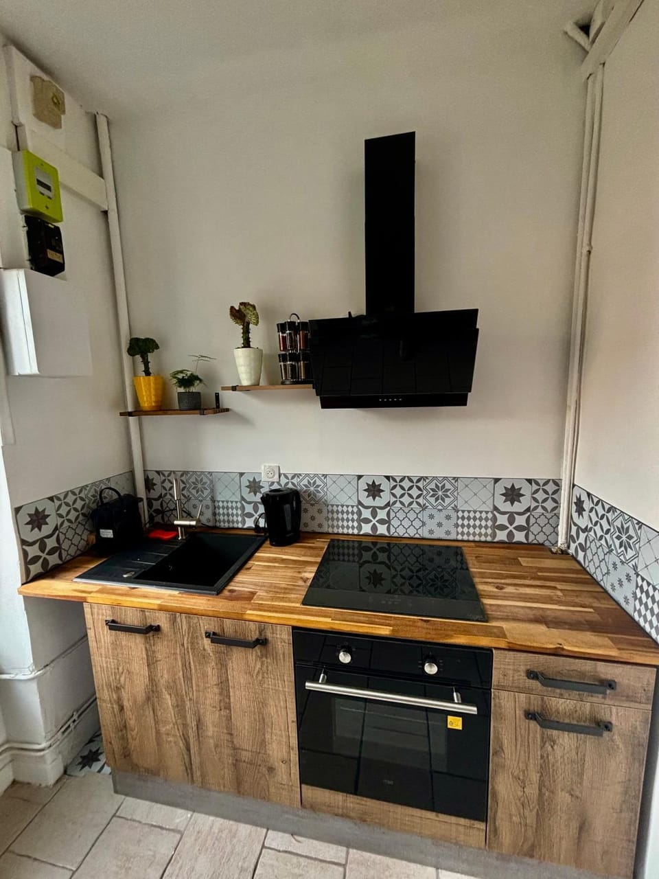 Kitchen or kitchenette