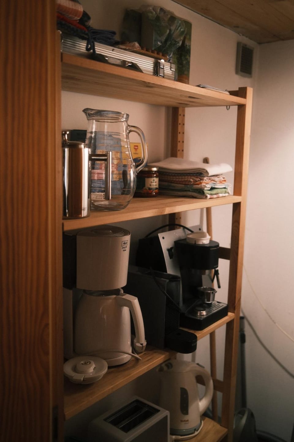 Coffee/tea facilities, storage