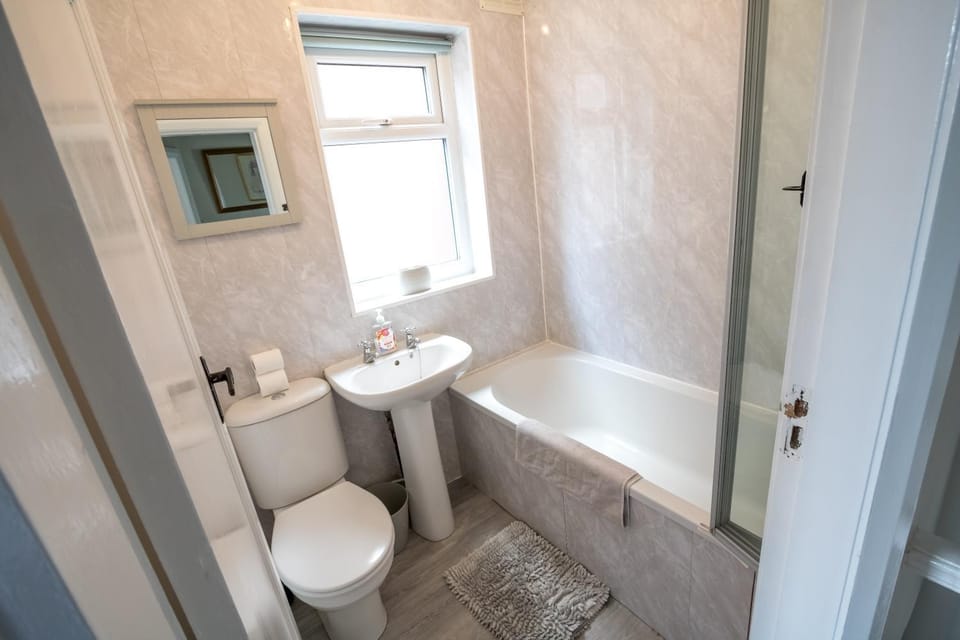 Toilet, Bathroom, Bath