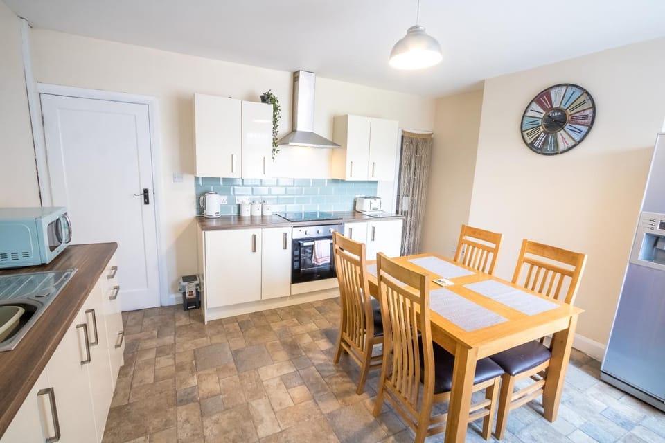 Dining area, kitchen