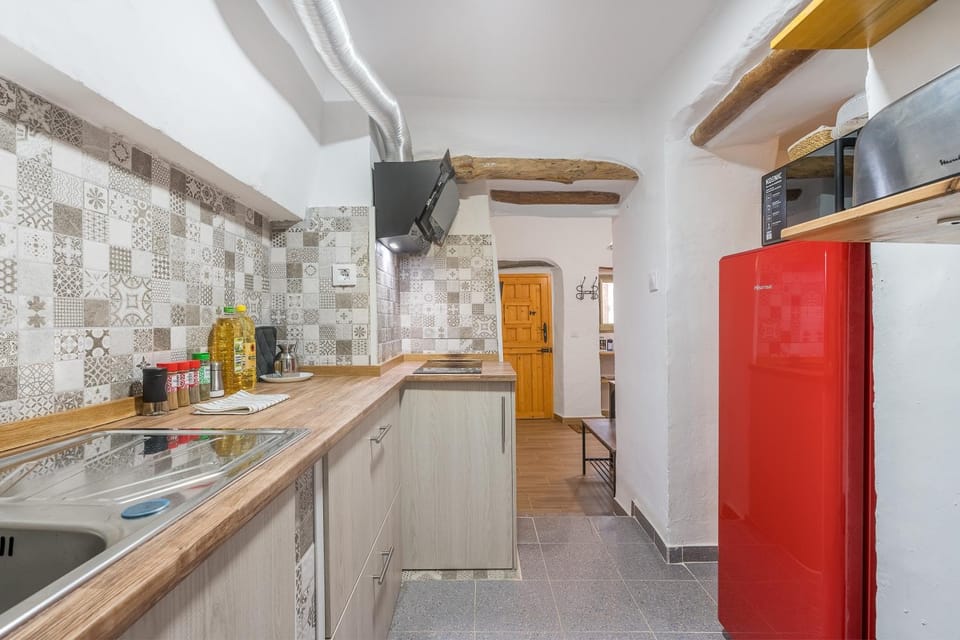 Kitchen or kitchenette, Living room