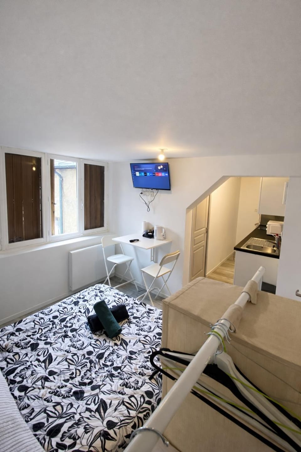 TV and multimedia, Photo of the whole room