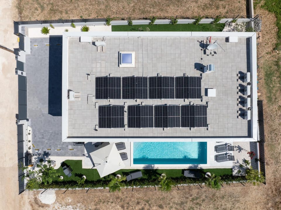 Property building, Garden view, Swimming pool, Parking