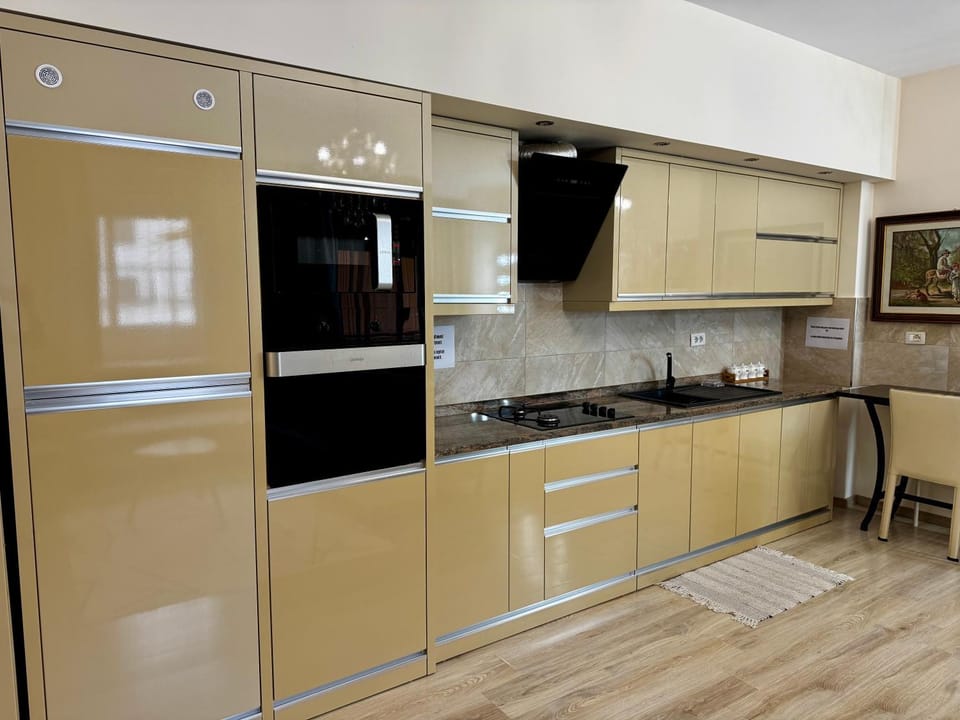 Kitchen or kitchenette, oven, stove