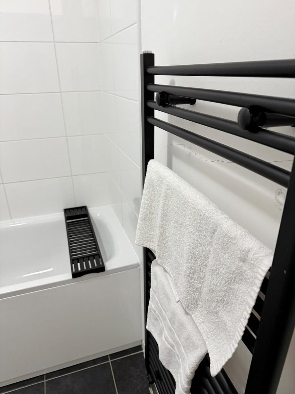 Bathroom, Bath, towels