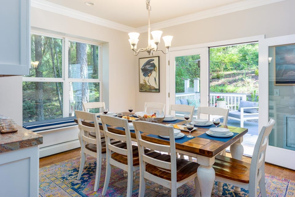 Exceptional, Hot Tub, Pickleball, Close to Town! House in Washington