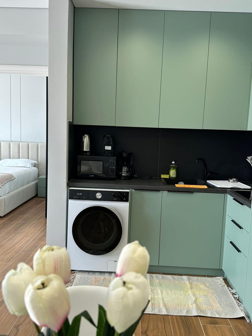 Coffee/tea facilities, Kitchen or kitchenette, Photo of the whole room, Bedroom, stove