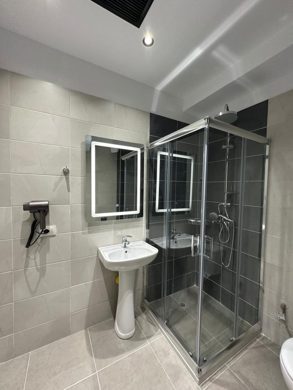 Shower, Toilet, Bathroom