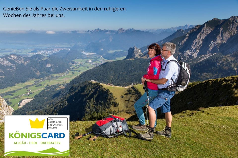 Nearby landmark, Day, People, Natural landscape, Mountain view, group of guests