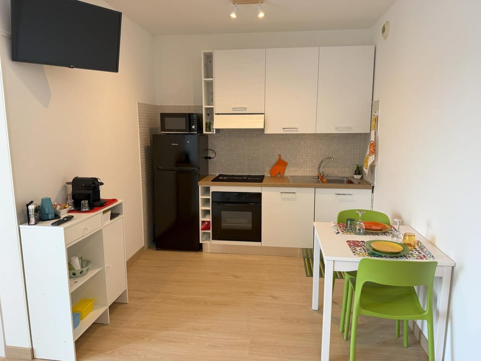 Kitchen or kitchenette, kitchen