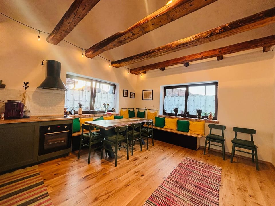 Arpas 346 - a soulful home House in Romania